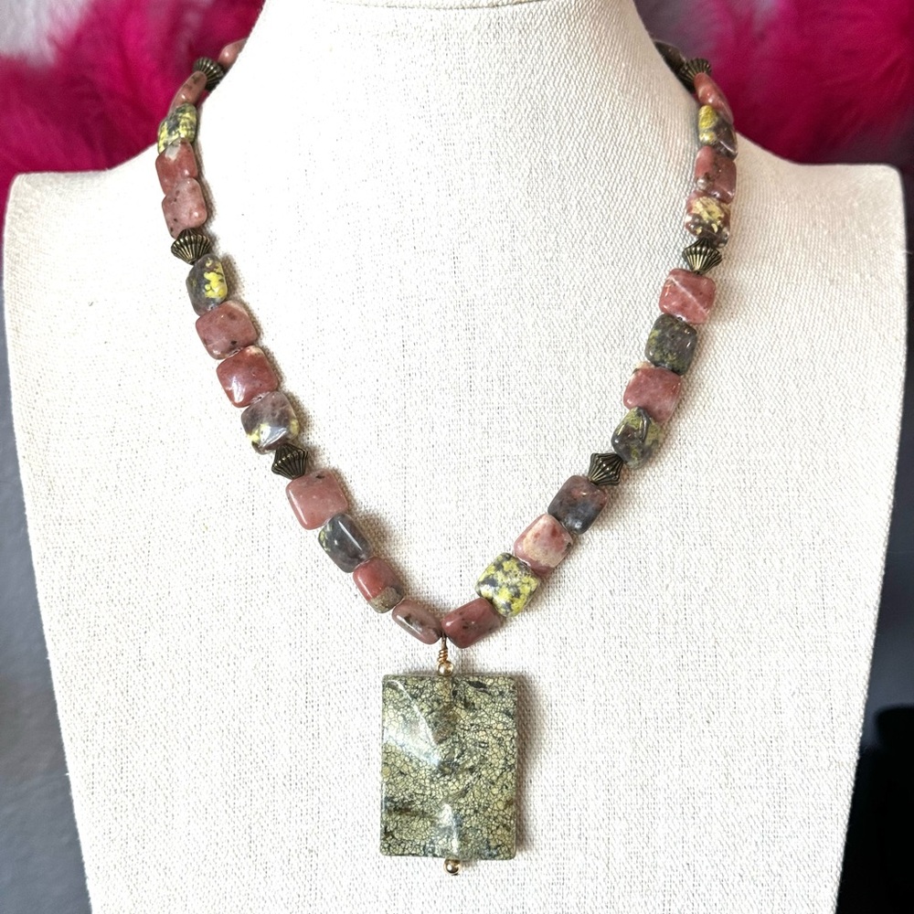 Artisan Agate Stone Necklace with Rectangular Pendant